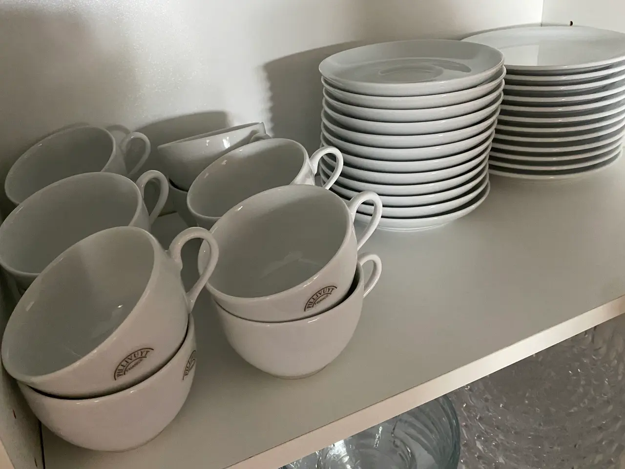 Billede 2 - Kaffekopper og kagetallerkener