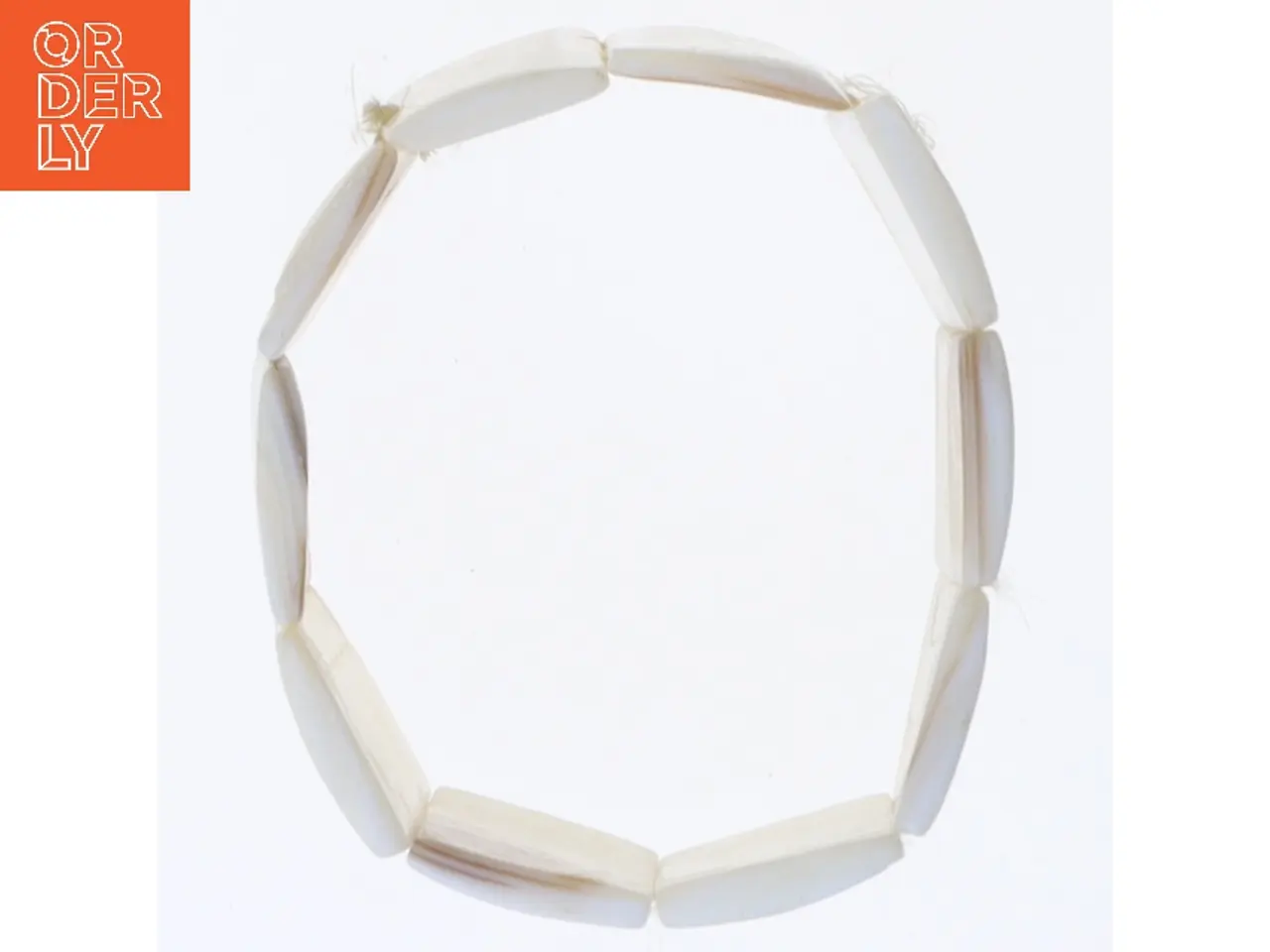 Billede 2 - Elastisk hvid armbånd med rektangulære perler (str. 9 cm)