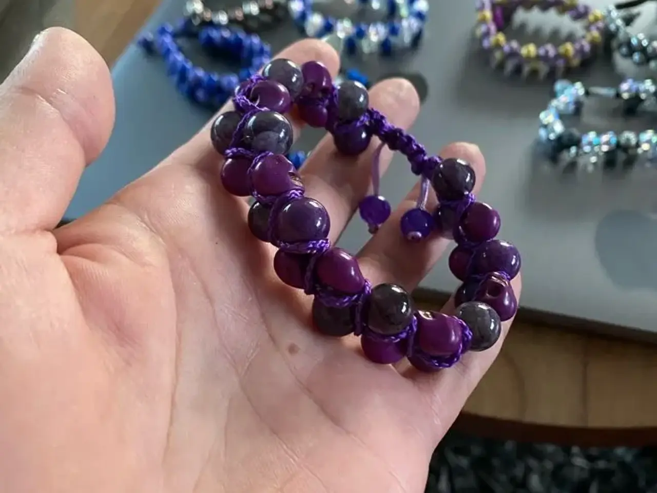 Billede 4 - Nye knyttede armbånd