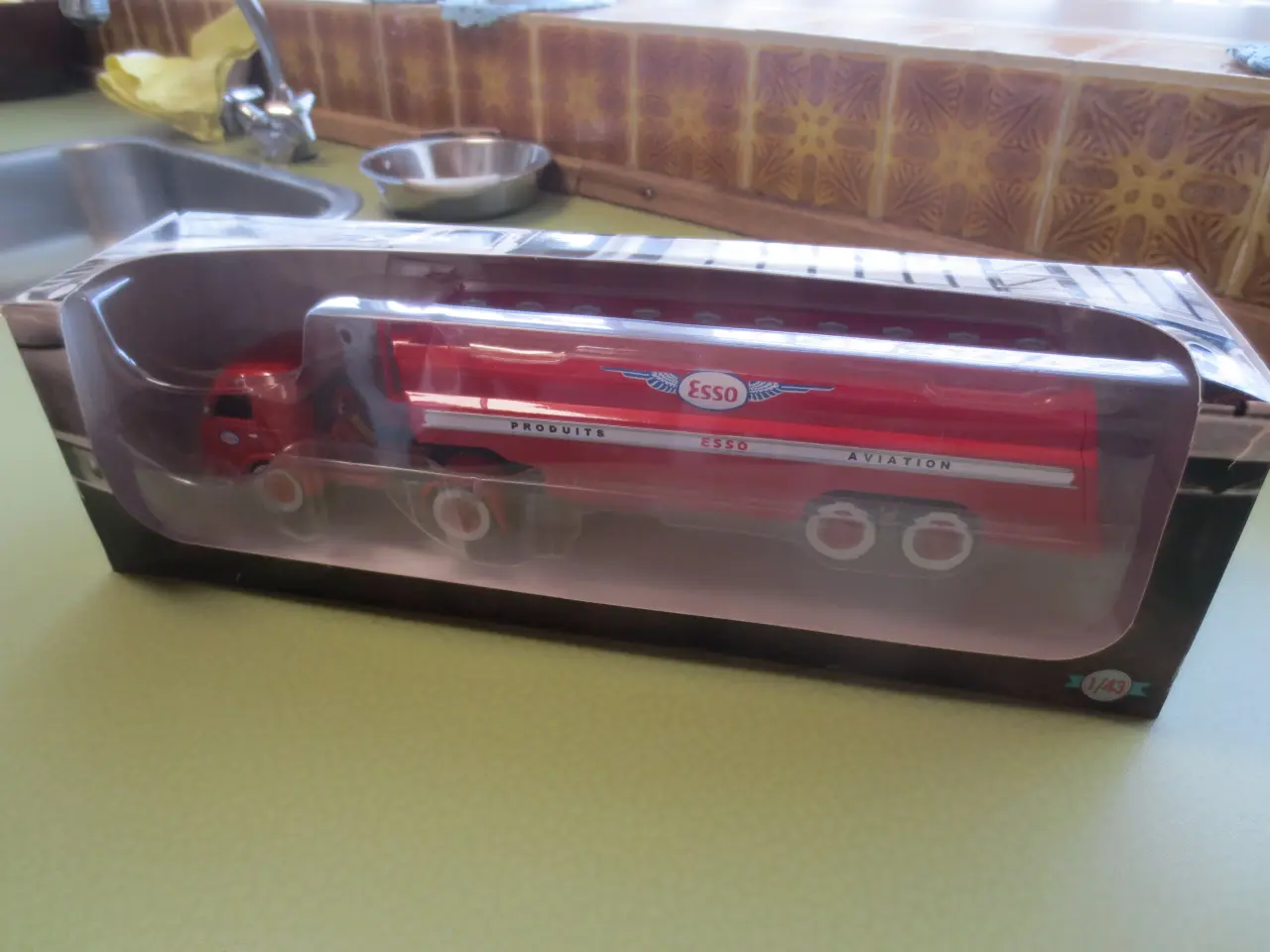 Billede 6 - 1 stk ESSO Modellastbil / Tankvogn 