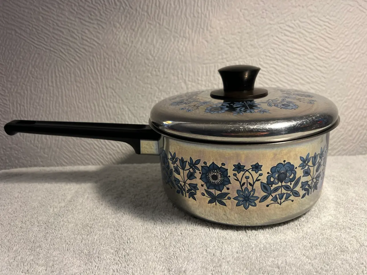 Billede 1 - Retro Kasserolle med blå blomster.