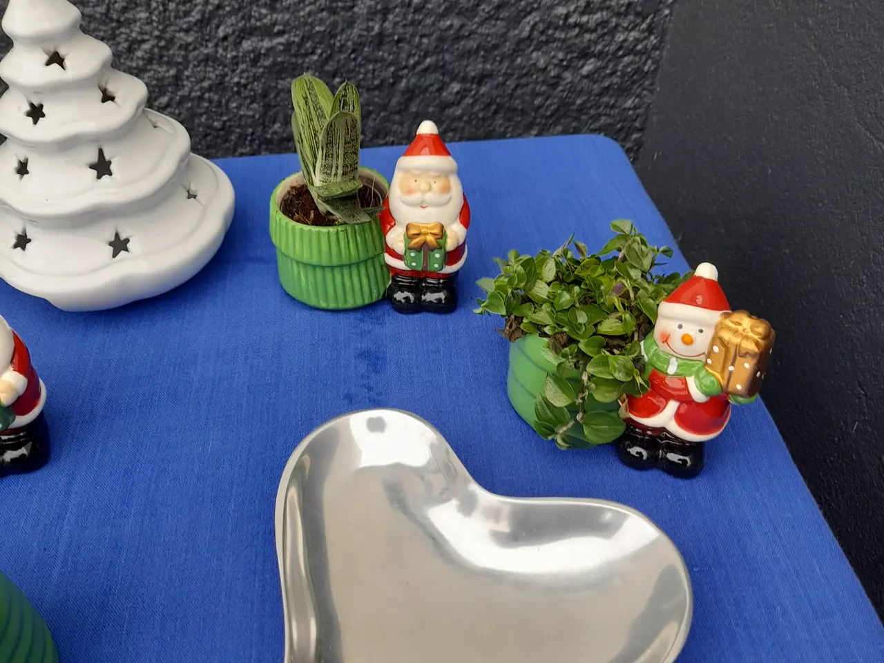 Billede 4 - 9 dele juleurtepotter, hjertefad m.m