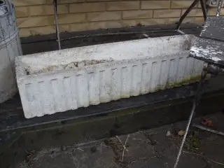 Gammel altankasse - plante krukke