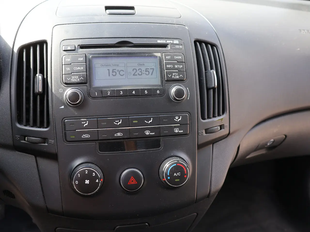 Billede 9 - Hyundai I30 1,6CRDI årg 2007, diesel.