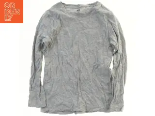Langærmet grå T-shirt fra H&M (str. 122)