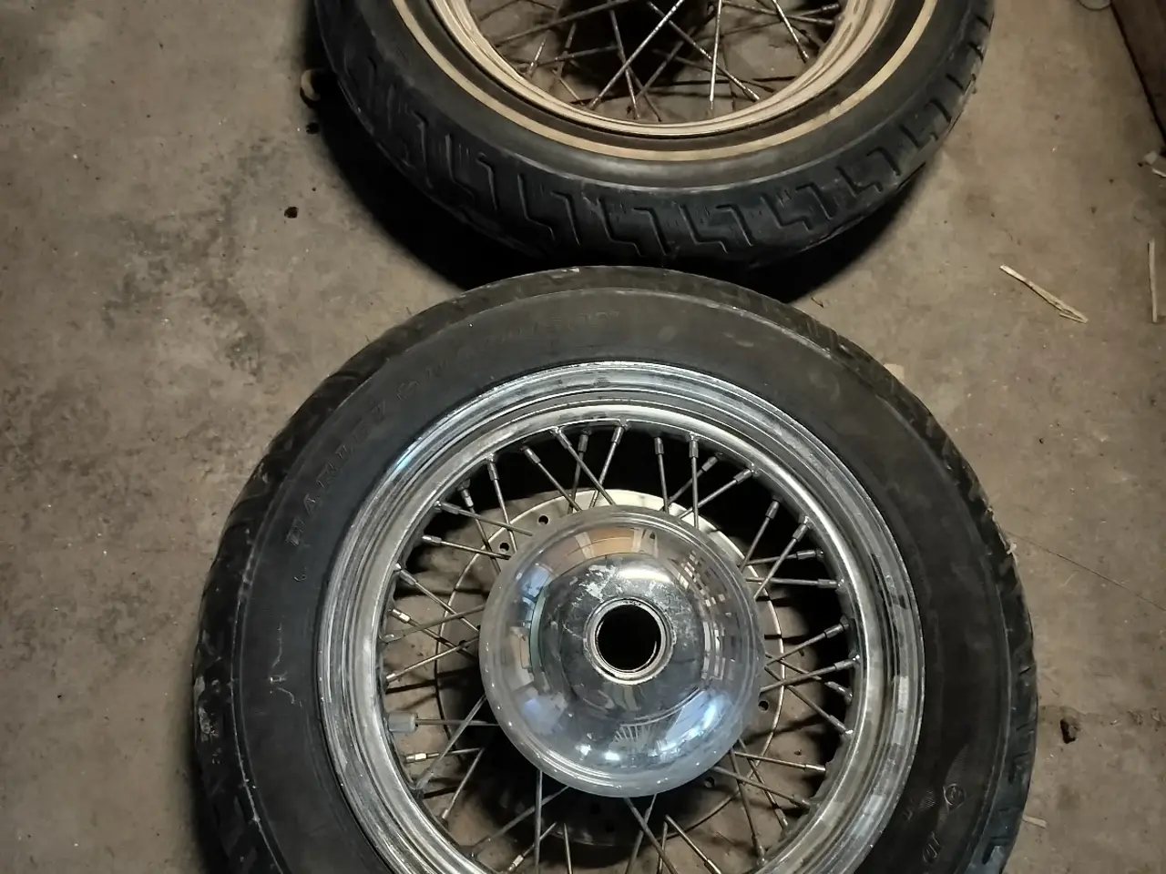 Billede 1 - Harley Davidson, to stk 16" hjul.