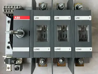 ABB 3‑Pole Load Break / kontakt‑Disconnector ~200