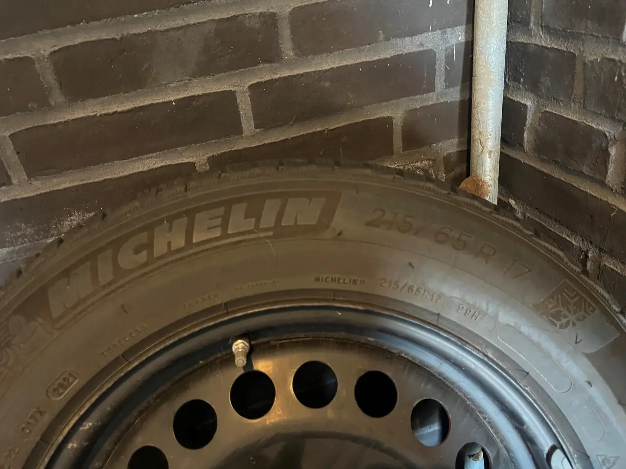 Billede 3 - Michelin vinterdæk på stålfælge