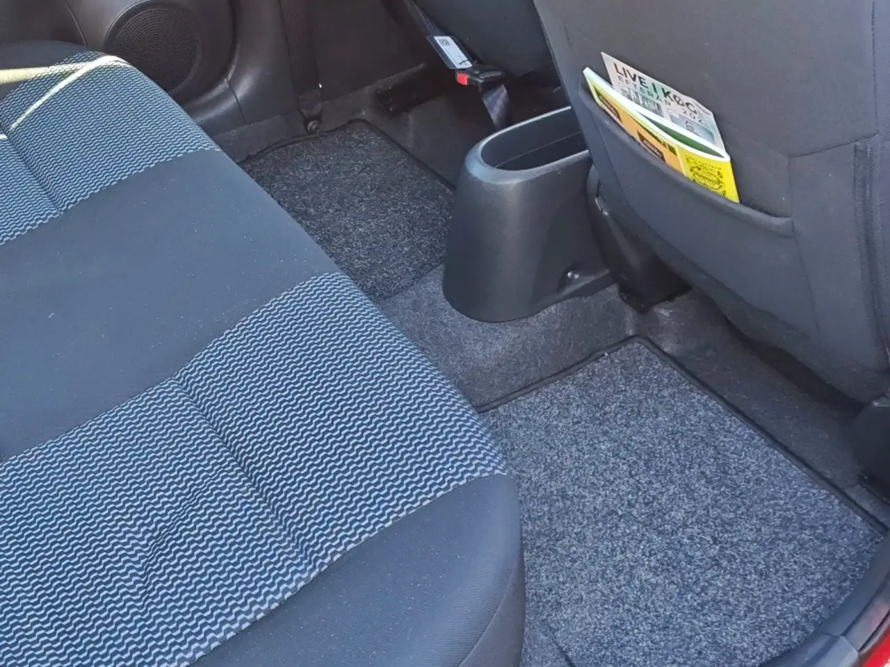 Billede 12 - Flot bil med meget udstyr og lavt km-tal