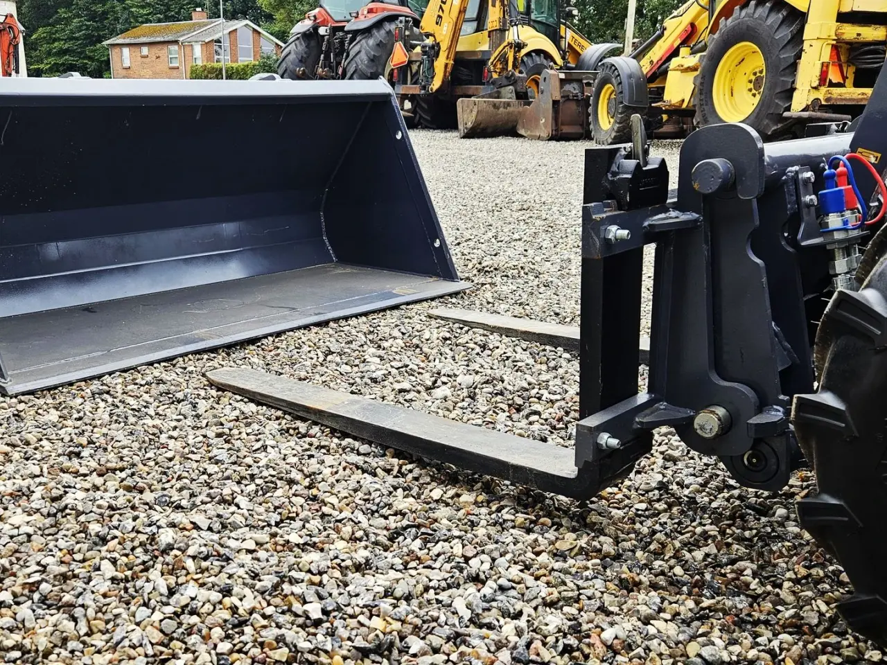 Billede 8 - Eurotrac W11 / fabriksny / skovl & gafler / Kubota motor