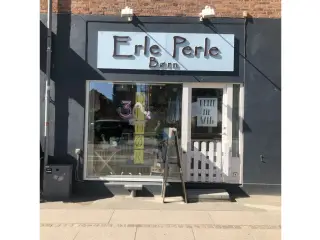 Super skøn andelsbutik i tre etager sælges!