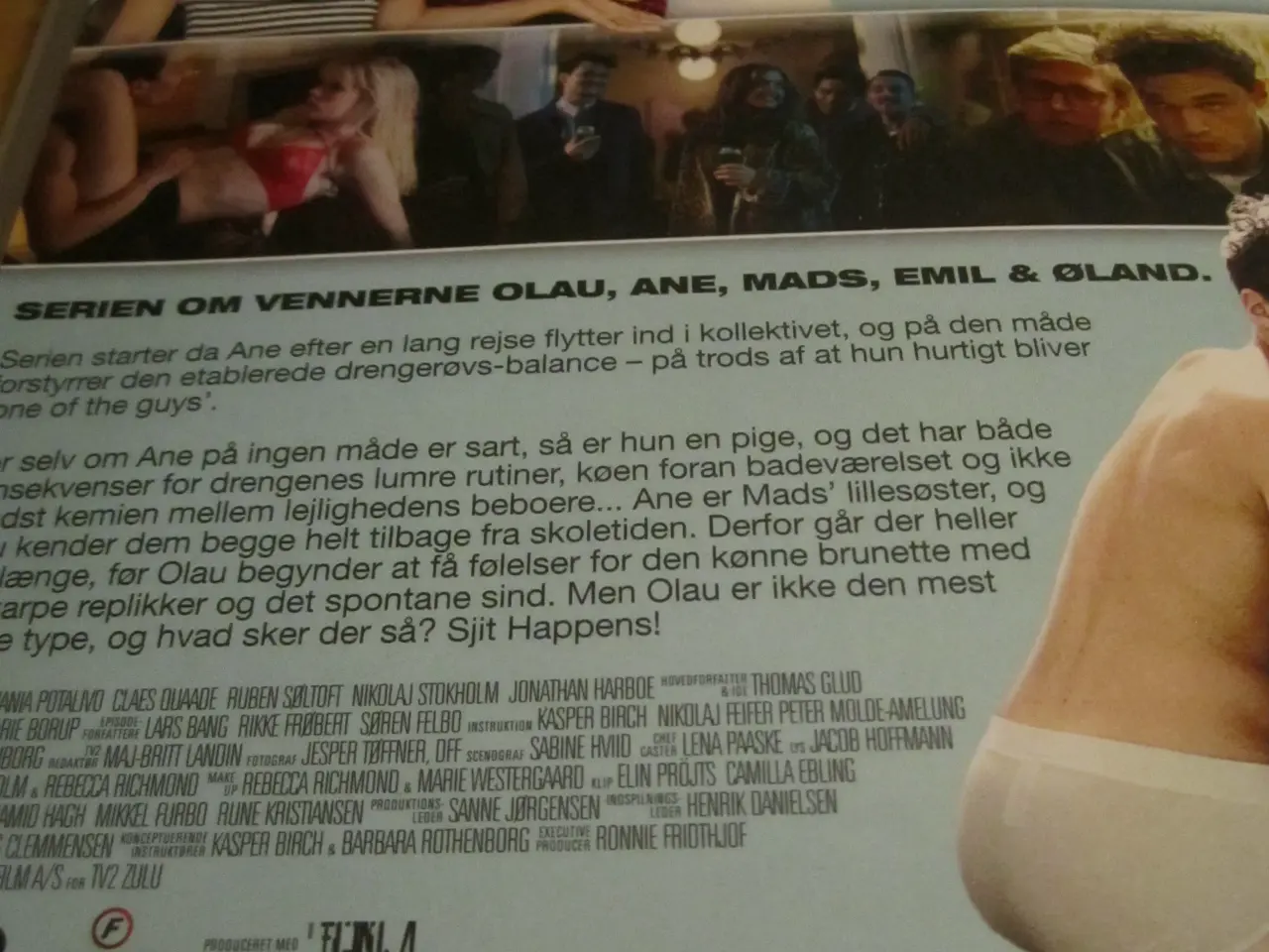 Billede 2 - SJIT HAPPENES. Hele Sæson 1.