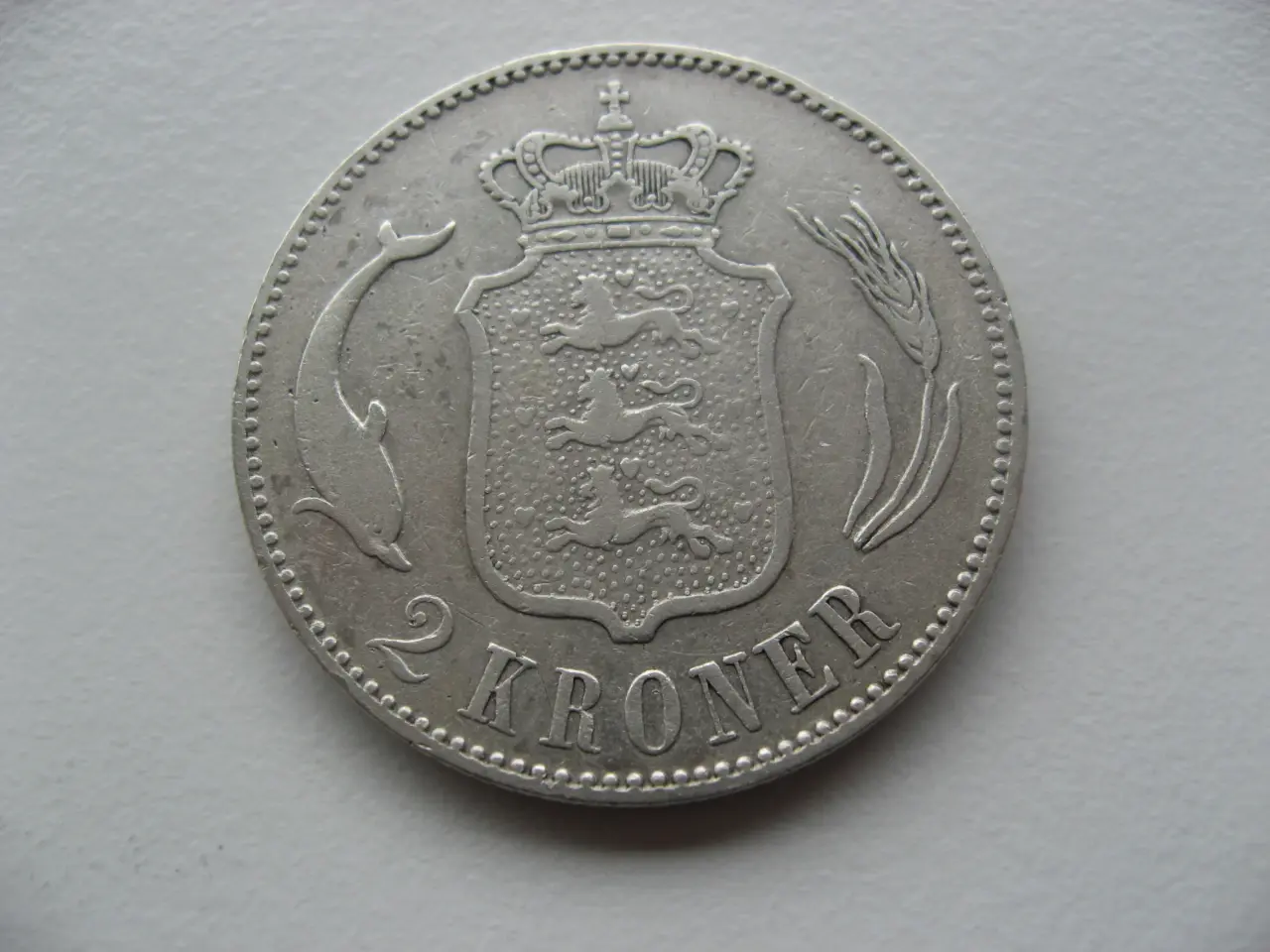 Billede 2 - Flot delfin sølv 2 kr 1897, den svære