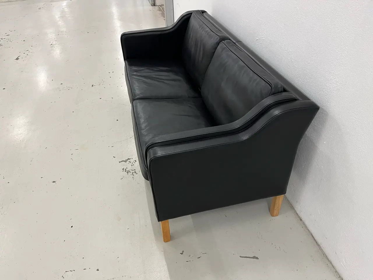 Billede 6 - Designer Mogens Hansen 2,5 Pers.Sofa sort premium 