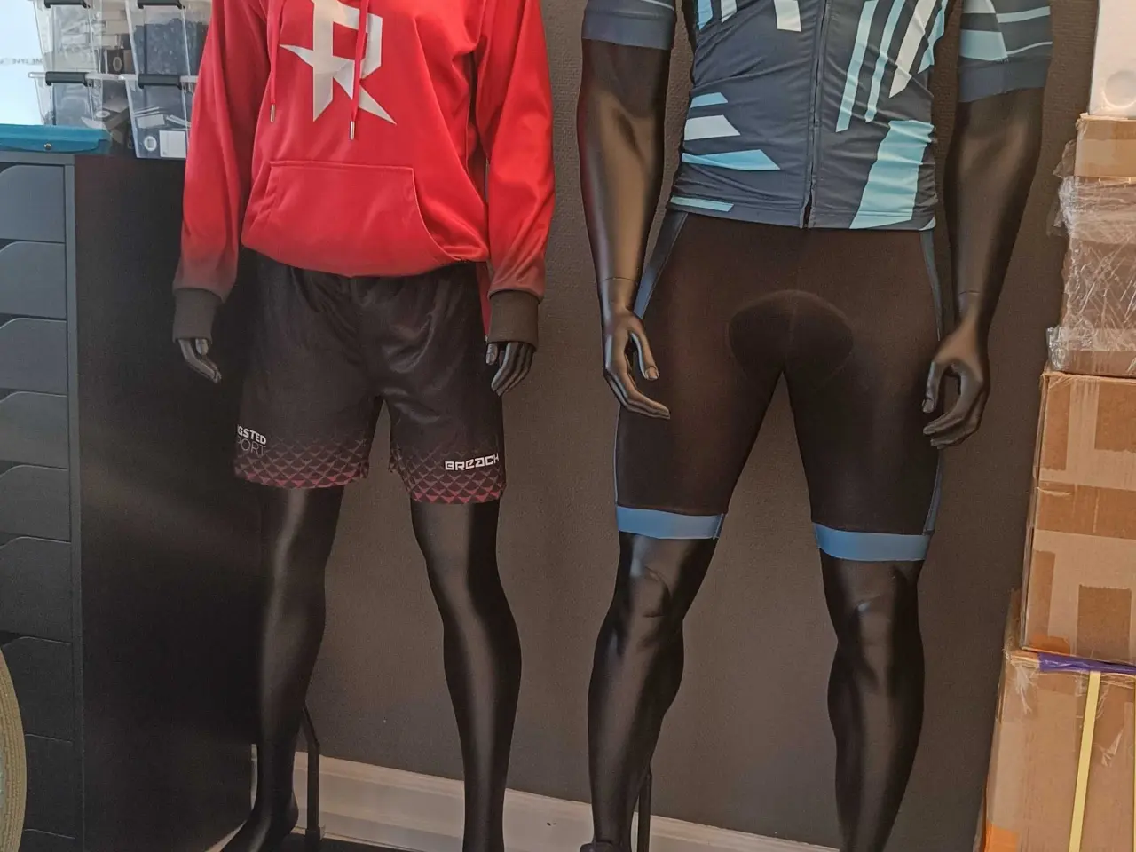 Billede 1 - Atletiske Mannequiner - 4 styk. 