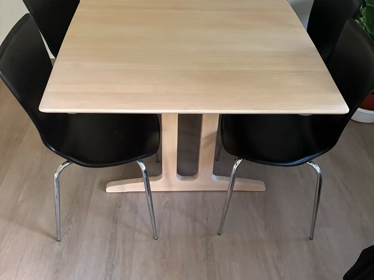 Billede 2 - Spisebord i sæbebehandlet bøg