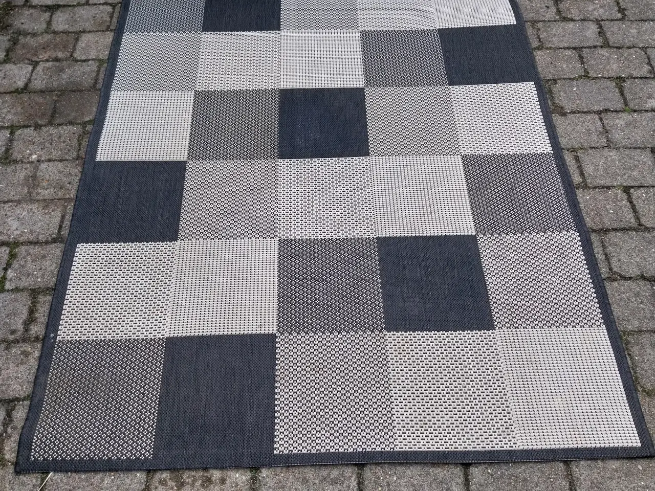 Billede 4 - Gulvtæppe 194 x 132 cm