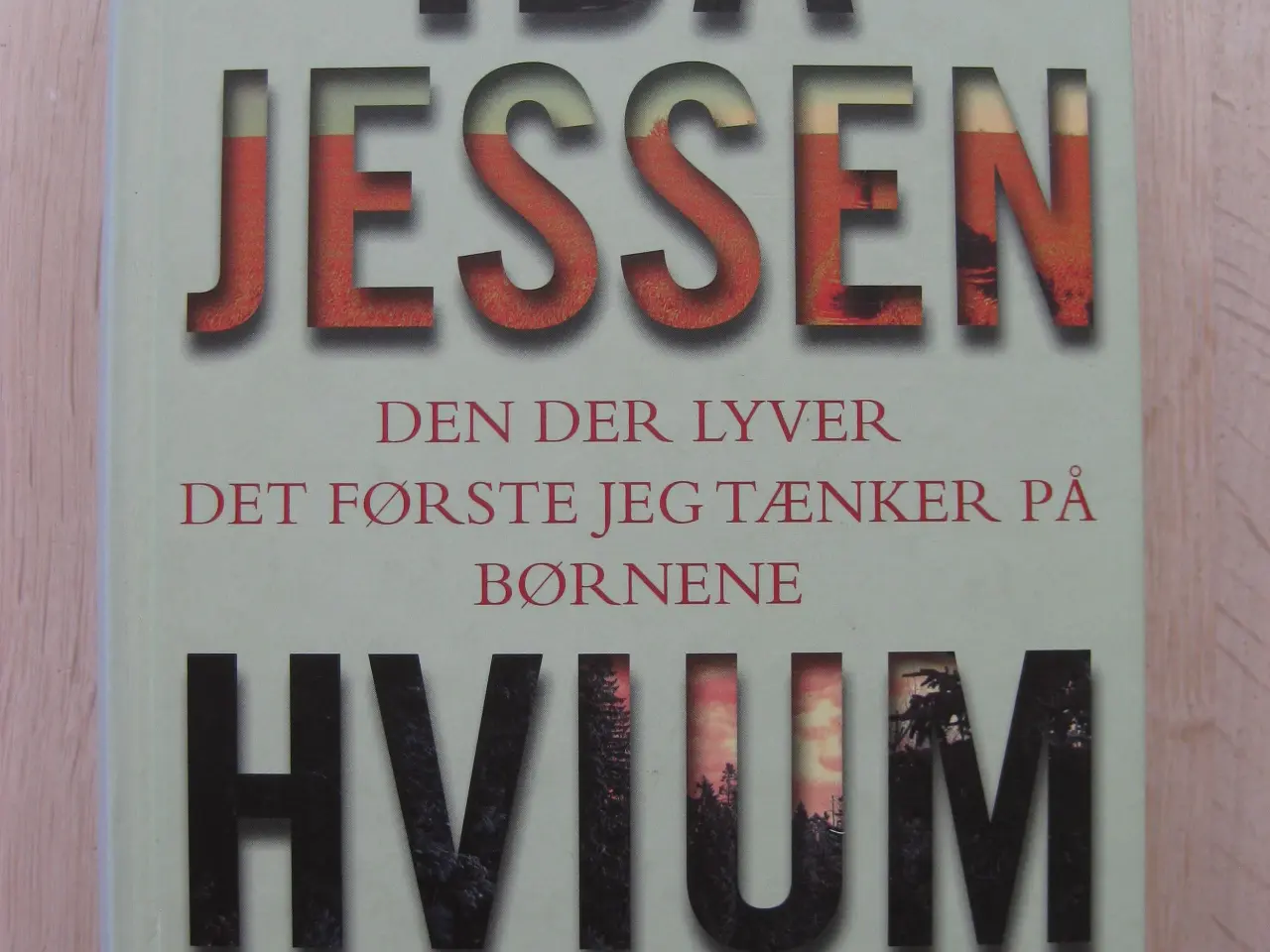 Billede 1 - "Hvium romaner" 3 bøger i én - af Ida Jessen ;-)