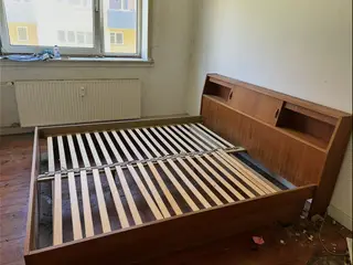 Rigtig flot teaktræs- seng