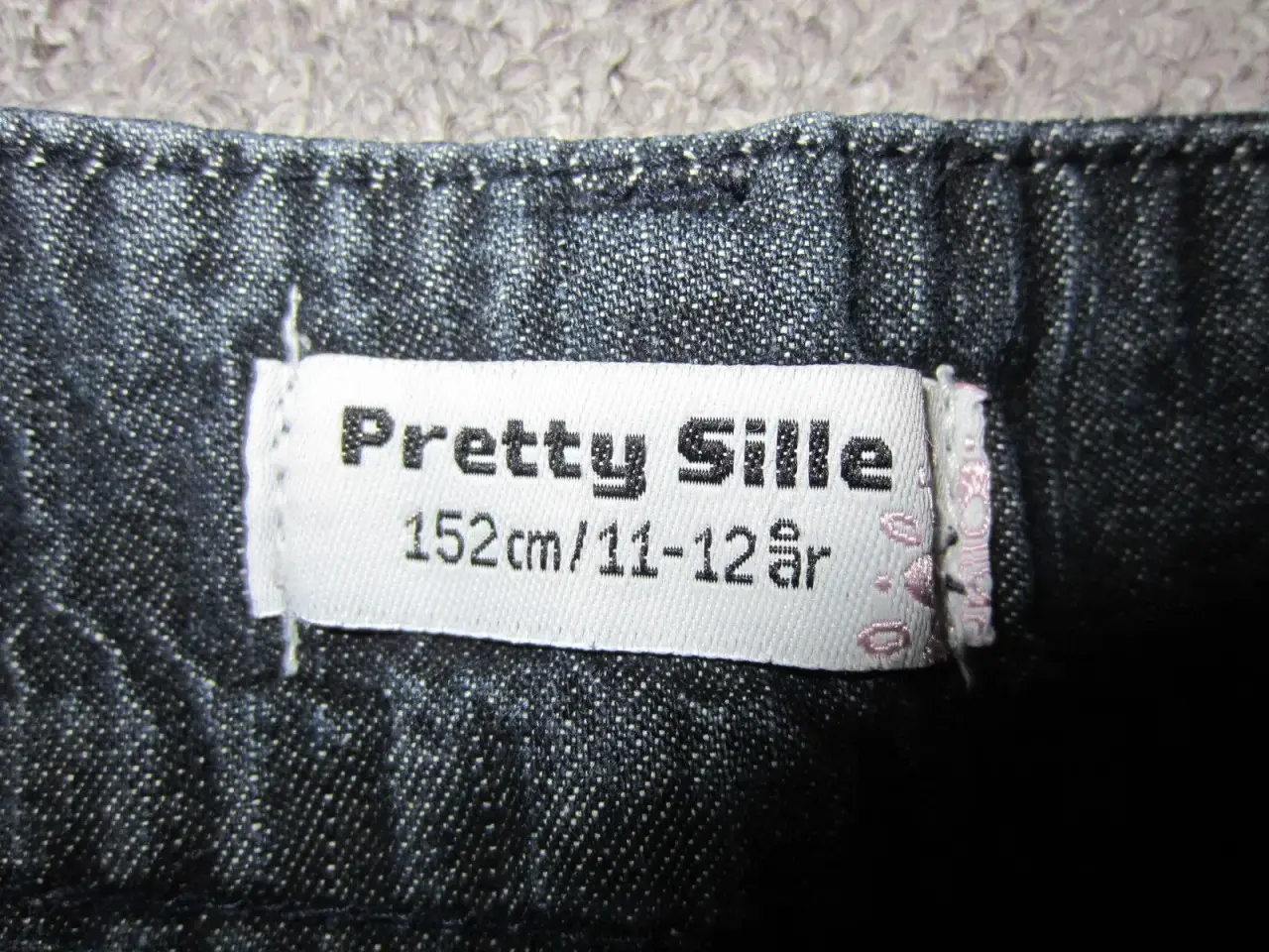 Billede 2 - Smart kort cowboy nederdel str. 152