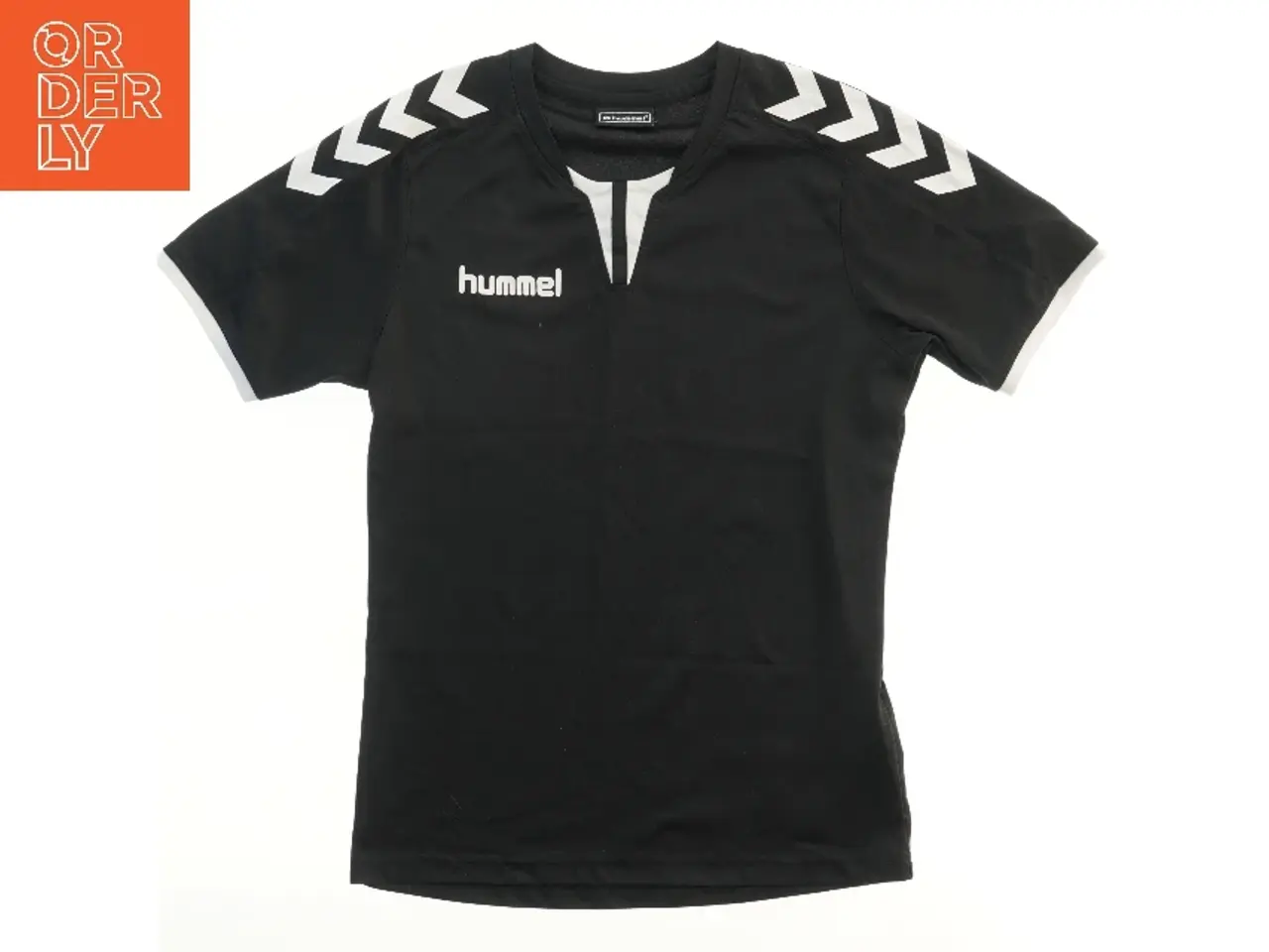 Billede 2 - Trænings T-shirt fra Hummel (str. 140)
