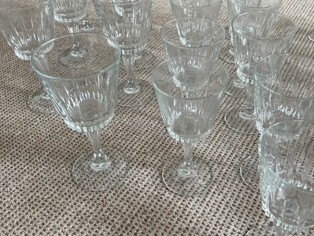 Billede 1 - Øl/rødvin/hvidvin og champagneglas. Byd