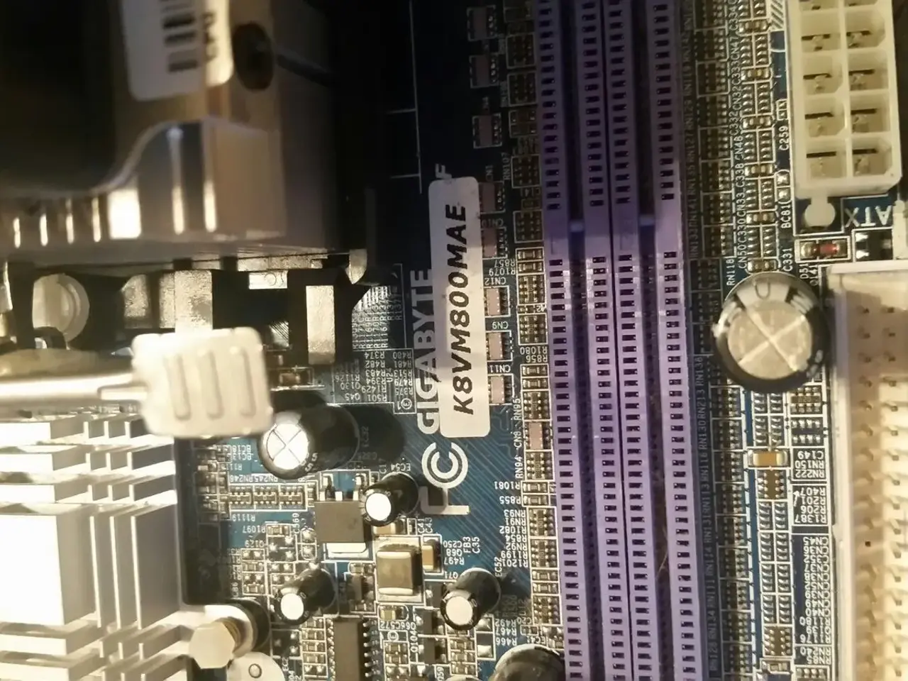 Billede 3 - Gigabyte k8vm800mae bundkort !