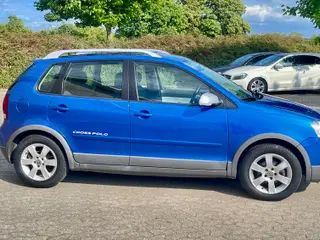 Polo CROSS