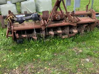 Howard 80”