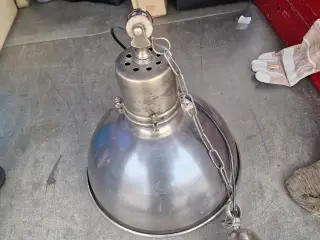 Værkstedslampe i poleret stål