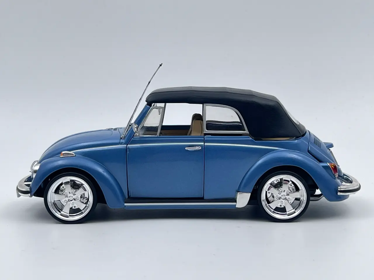 Billede 5 - 1970 VW 1302 LS Cabriolet - 1:18 Sjælden udbudt