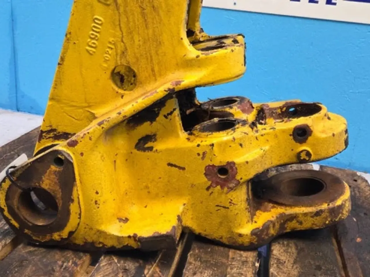 Billede 8 - New Holland LB115B Beslag 85803623