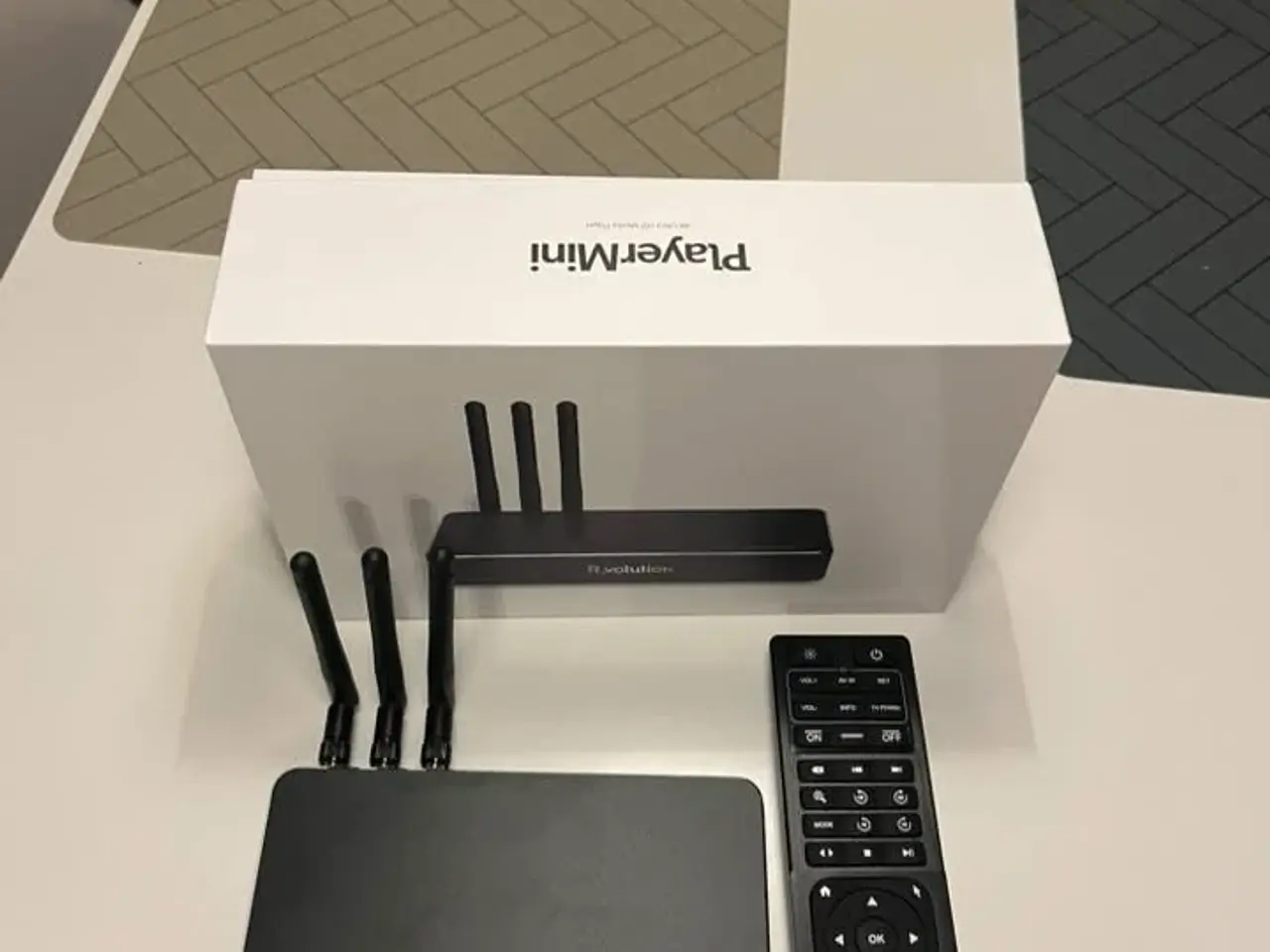 Billede 5 - R_volution Player Mini 4K som ny original kasse.