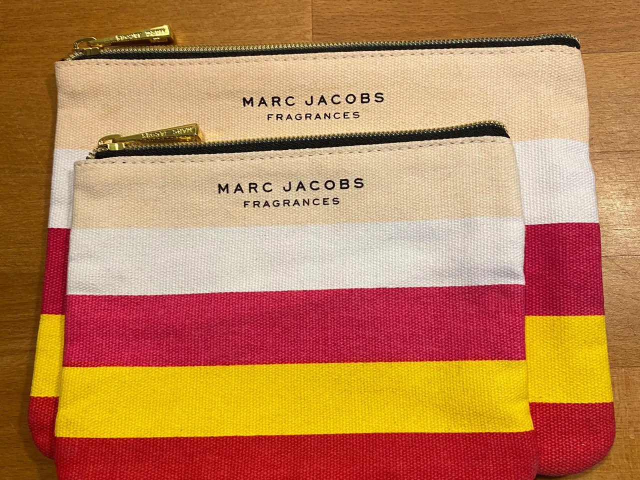 Billede 1 - Marc Jacobs makeup-tasker
