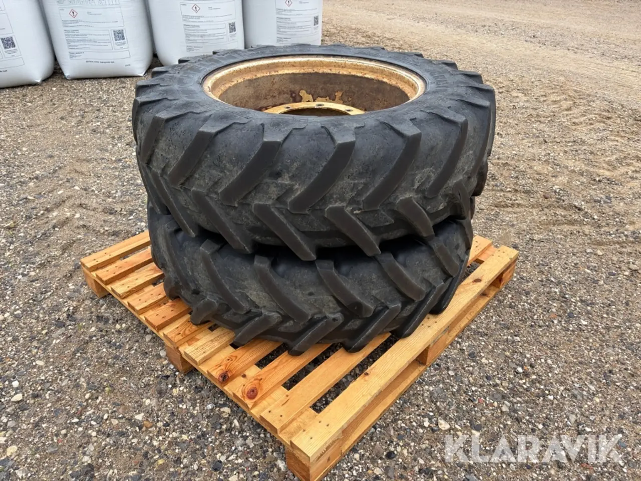 Billede 7 - Traktorhjul New Holland M115 - Forhjul 2 styk