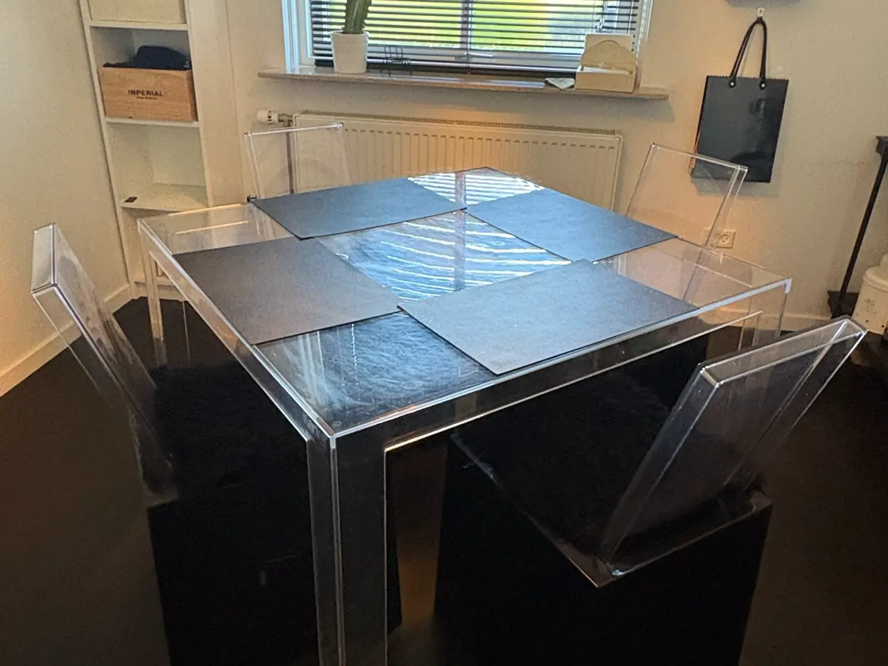 Billede 1 - KARTELL spisebord m/4 stole