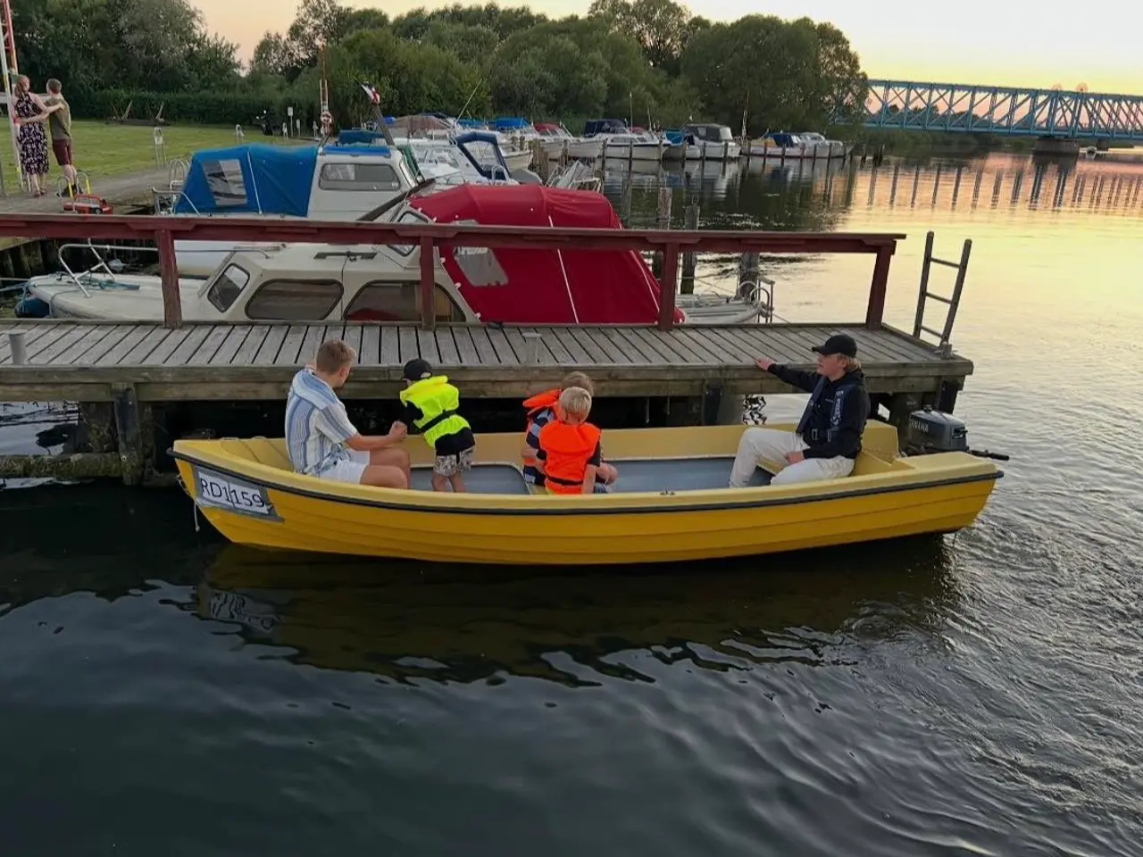 Billede 1 - Jolle med 4 hk motor og trailer