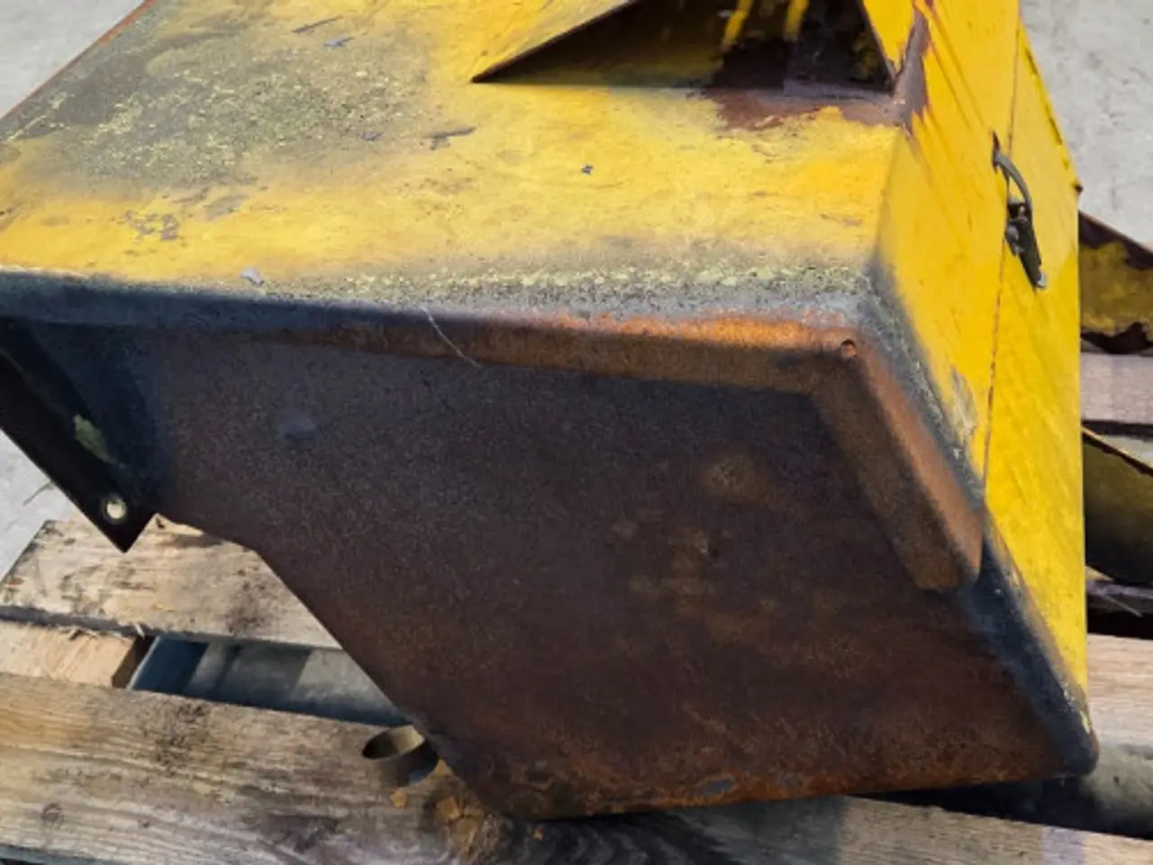 Billede 7 - New Holland FX40 Batterikasse 84011991