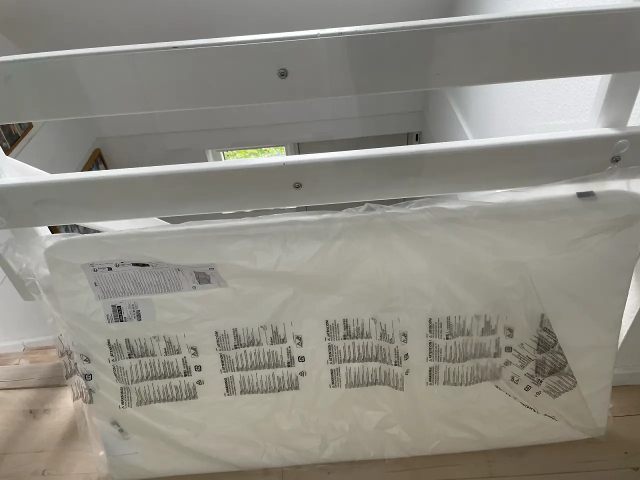 Billede 1 - Ikea madras til junior/weekendseng