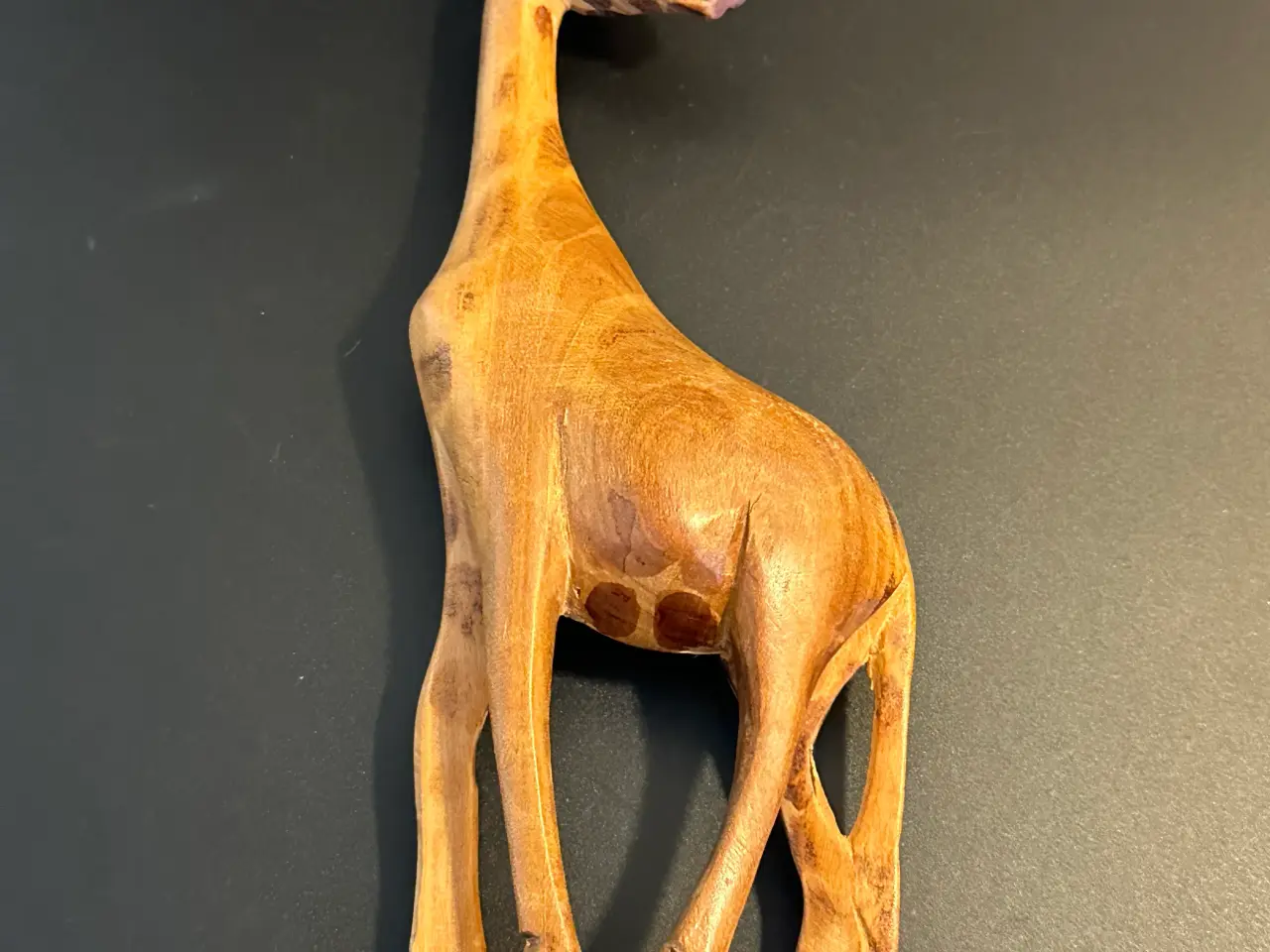 Billede 3 - Håndskårede vintage træfigurer sælges.