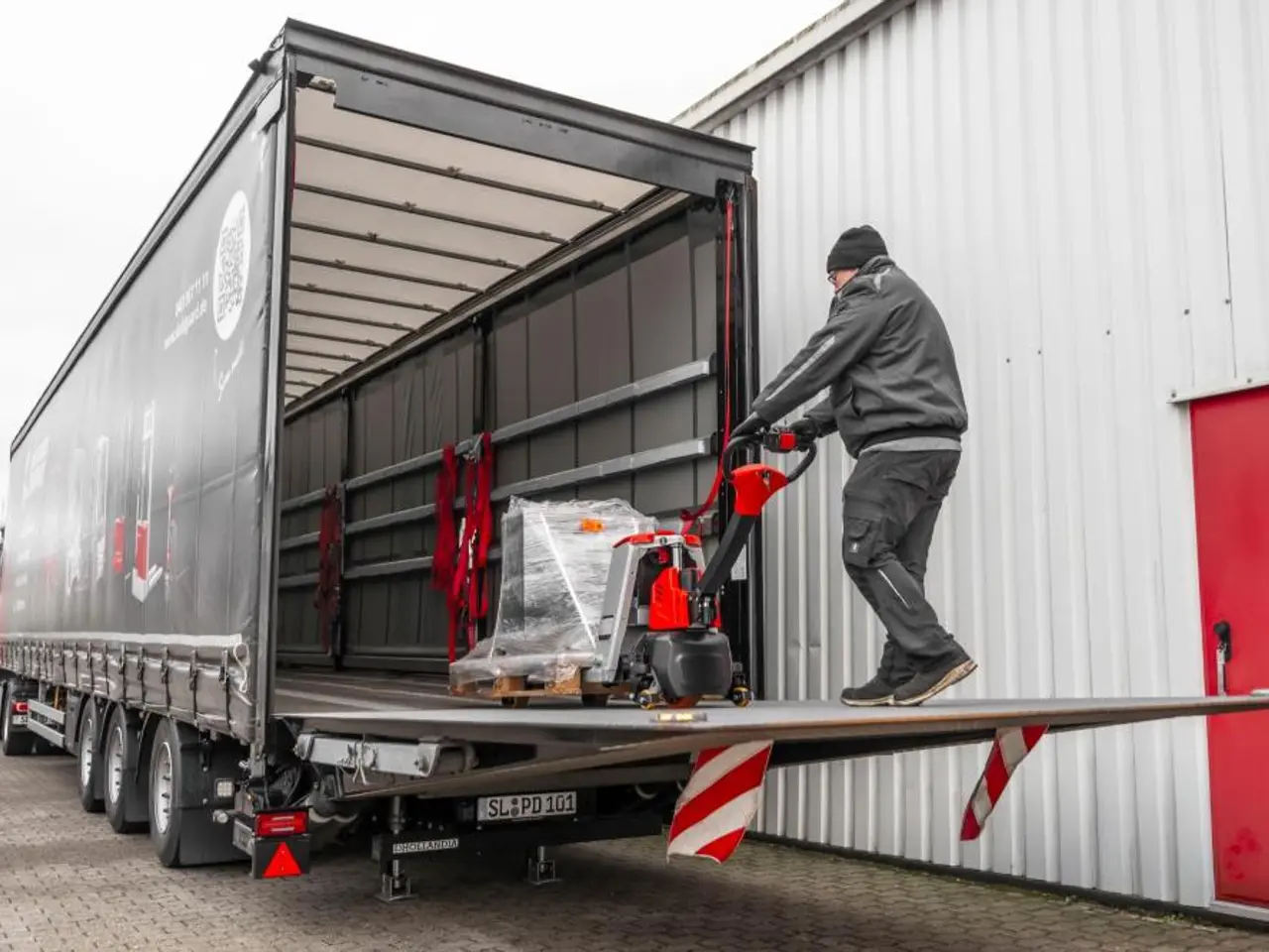 Billede 6 - ForkLion PLUS El-palleløfter med støttehjul, 2000 kg kapacitet, inkl. batteri og oplader