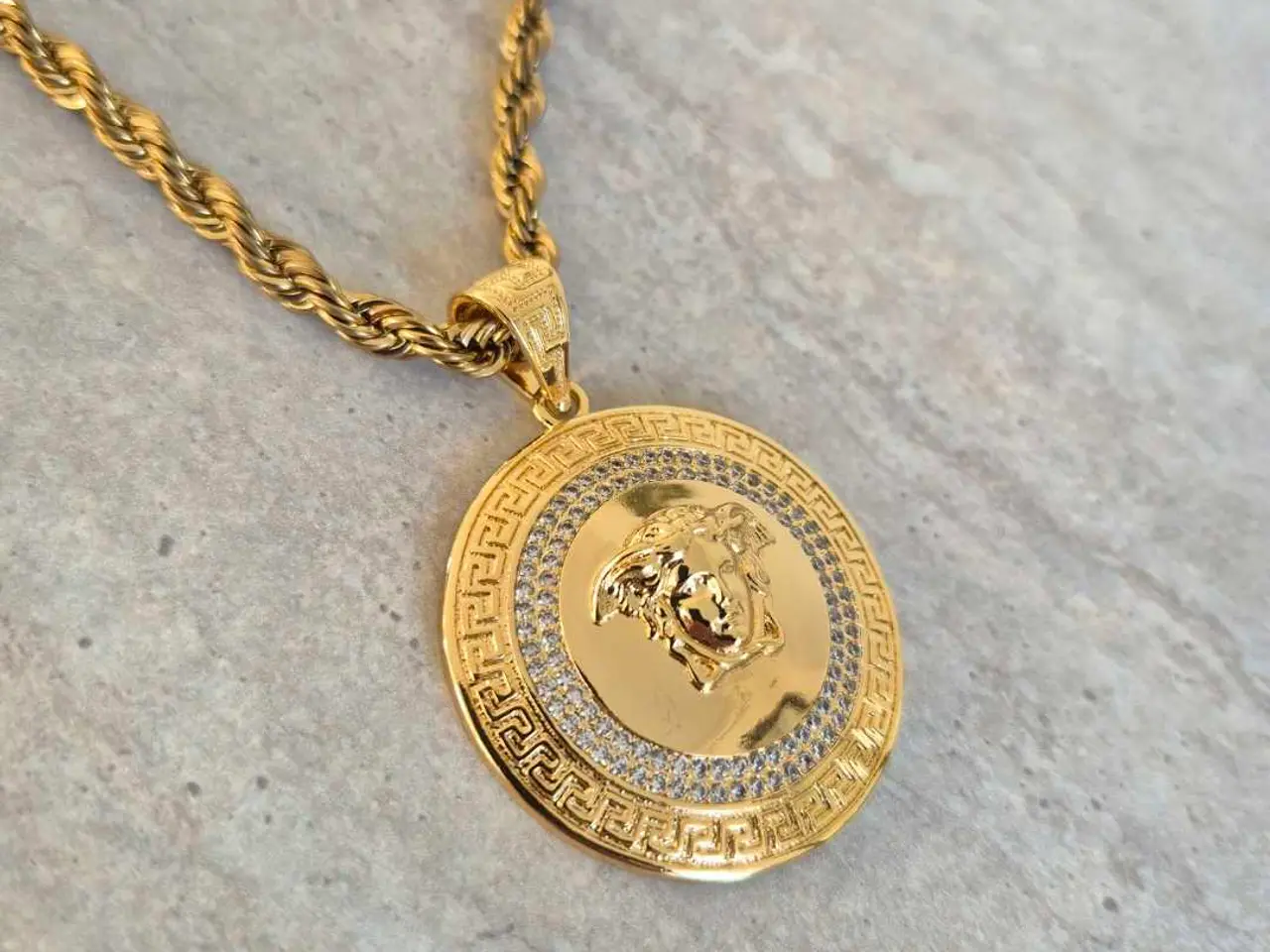 Billede 3 - Guld versace halskæder 