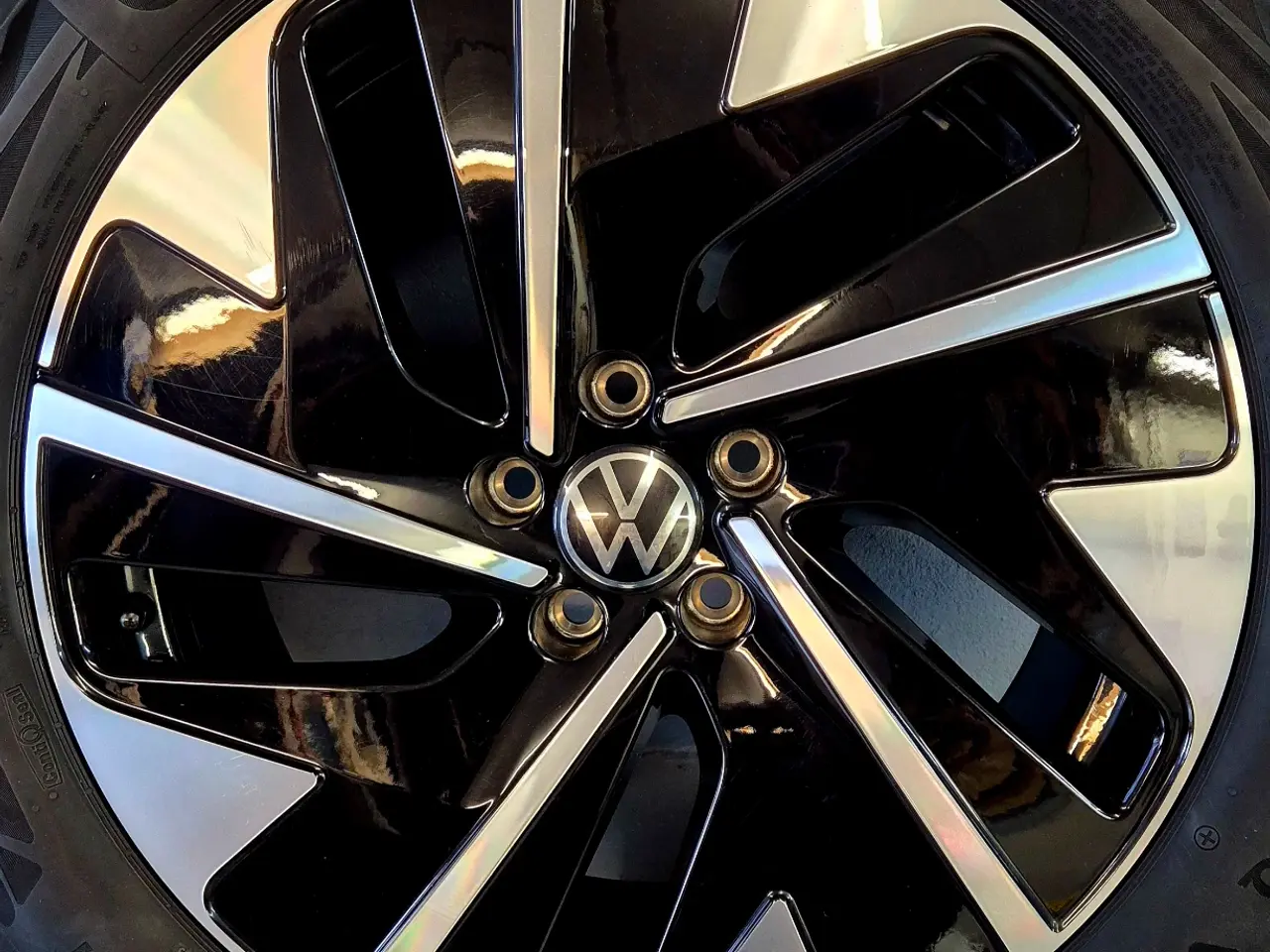 Billede 1 - VW ID.7 ORIGINAL ALUFÆLGE MED SOMMERDÆK