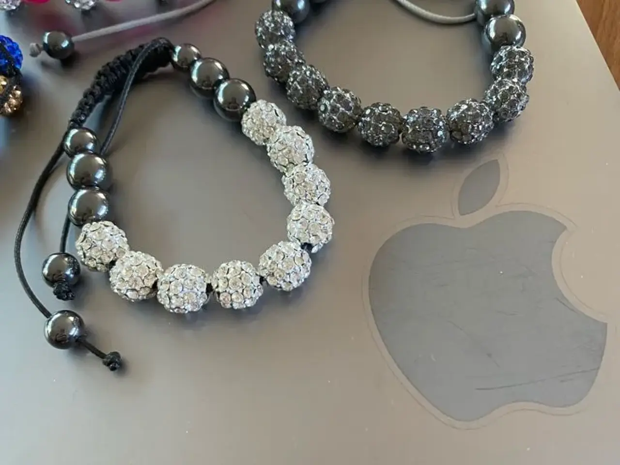 Billede 2 - Nye knyttede armbånd