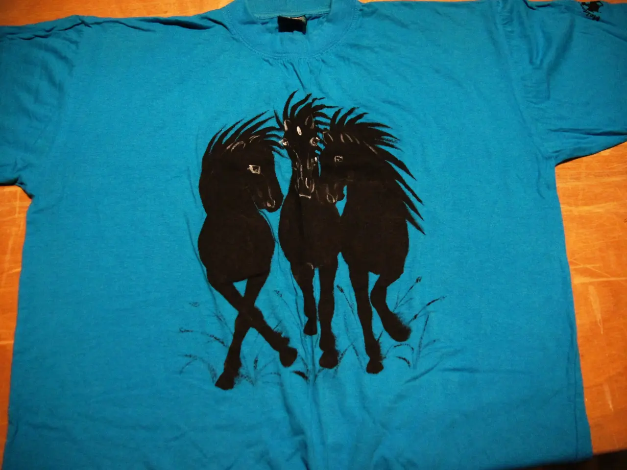Billede 1 - Turkis T-shirt m/hestemotiv str. S