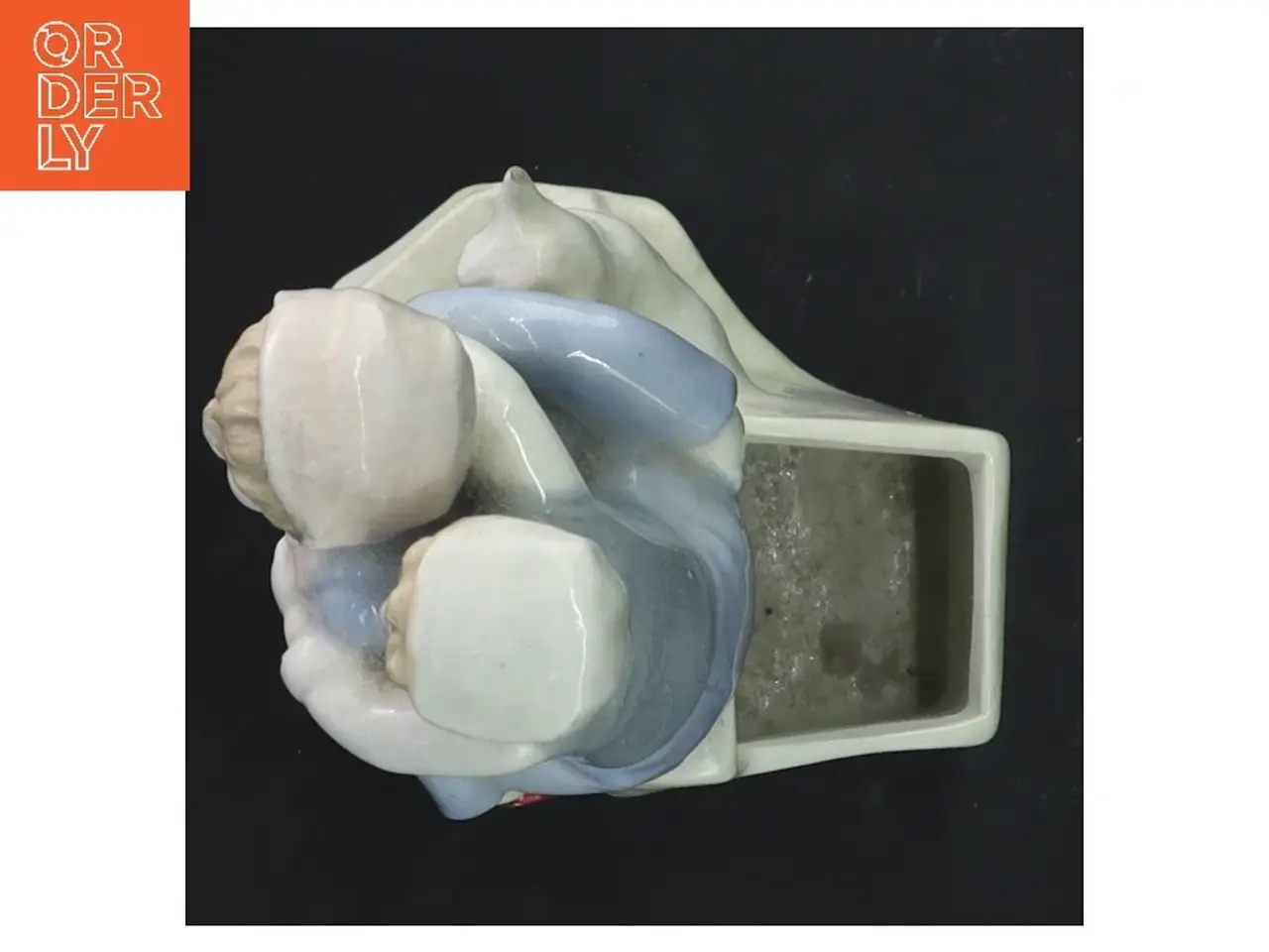 Billede 4 - Porcelænsfigur med to børn og hund (str. 16 cm)