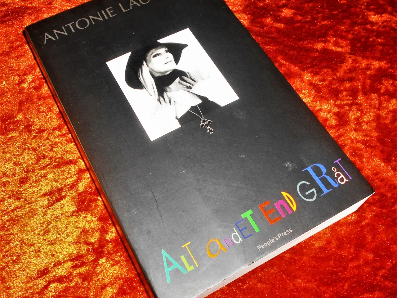 Billede 1 - Alt andet end gråt, Antonie Lauritzen