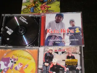 6 Børne CD + 5 Junior CD samt 1 bundt billedblade