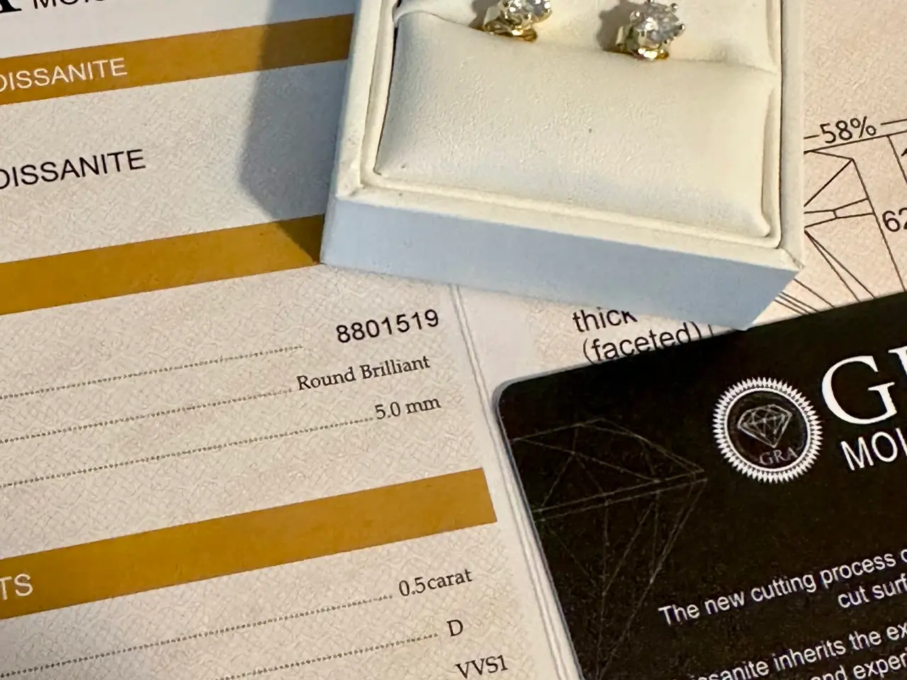 Billede 1 - Nye ørestikker med 0,5 karat  moissanite i hver 