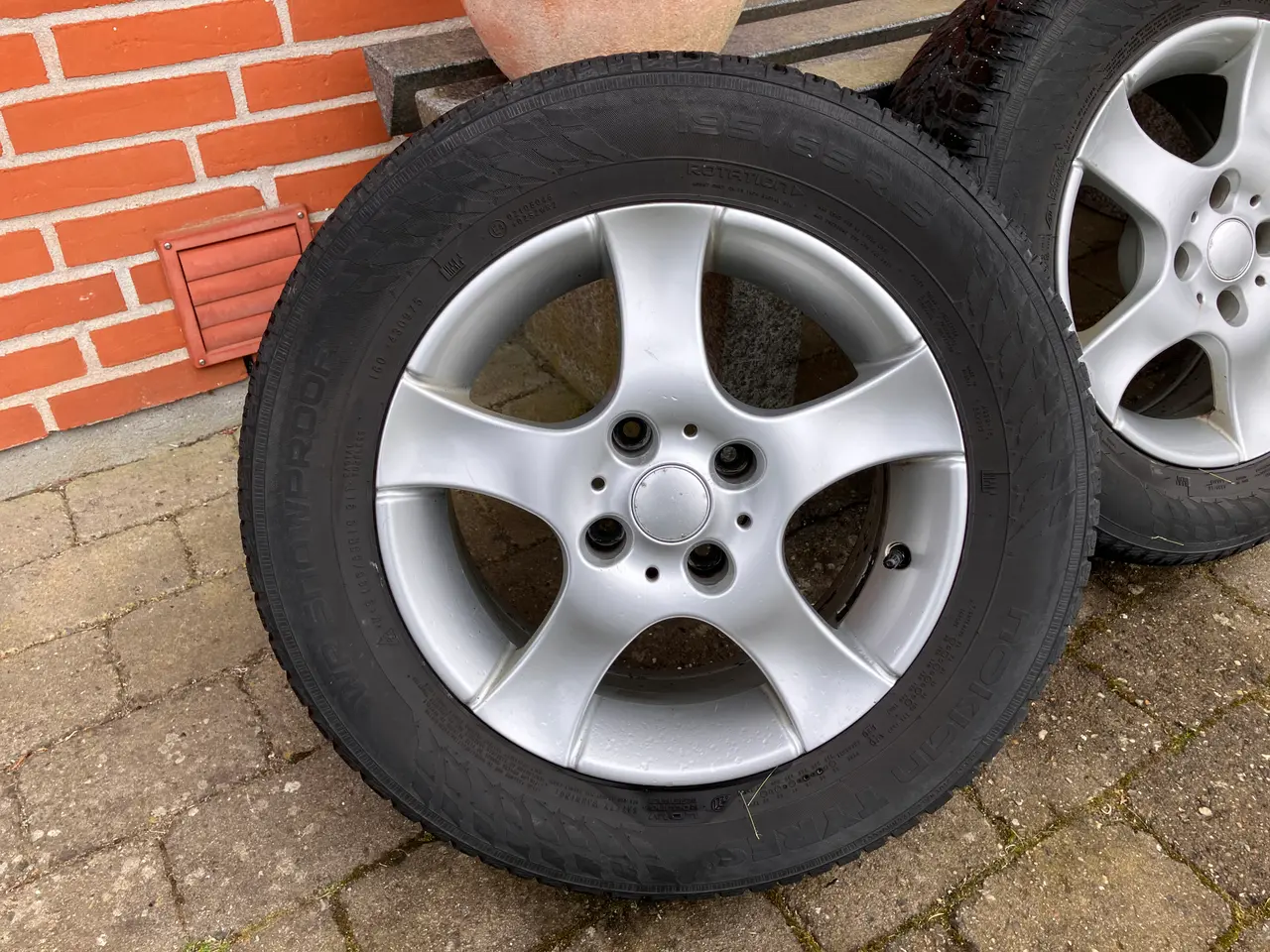 Billede 2 - Nokian 195/65/15 vinterdæk på alufælge